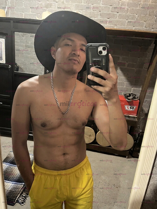 FOTOS DE ESCORT GAY ACTIVO, VERGA DE 17 CMS MORENA Y GRUESOTA