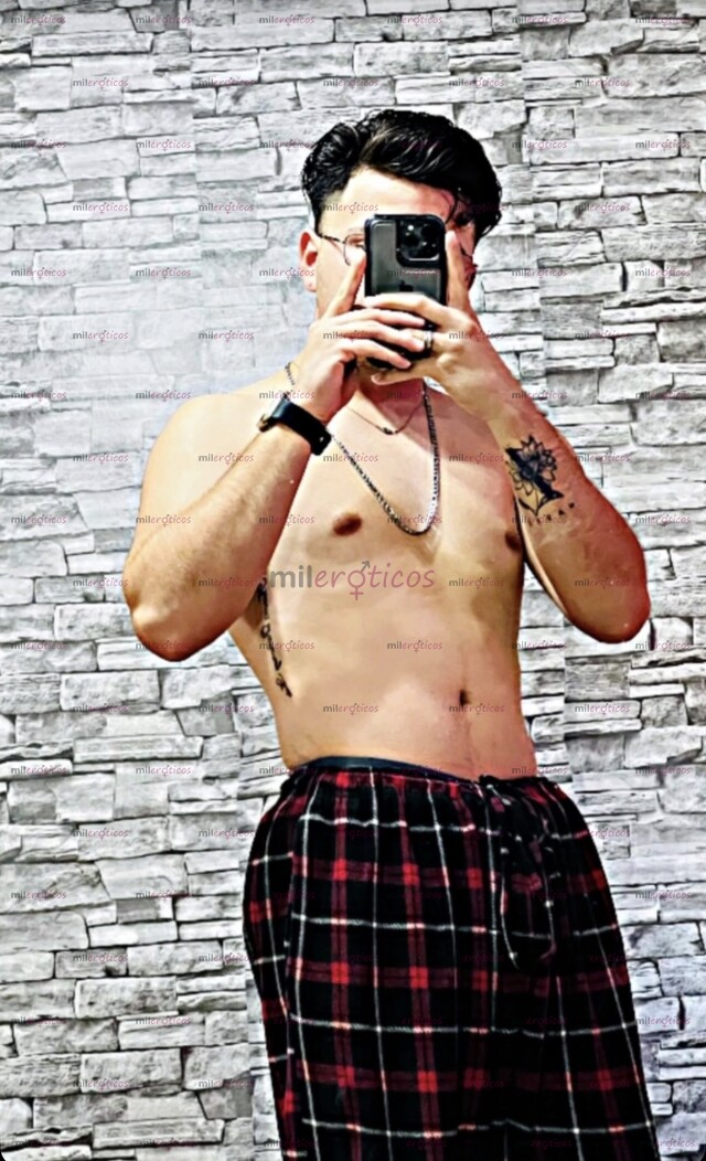 FOTOS DE CHICO VERSÁTIL, 20 AÑOS CON GRAN TRASERO, DIVERTIDO, MORBOS, PERBERTIDO Y HOT