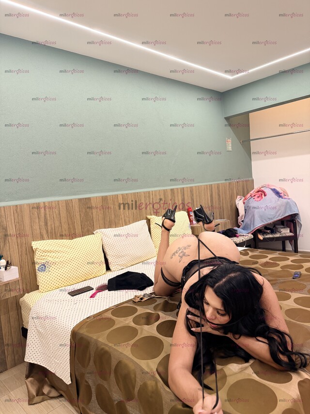 FOTOS DE PUTITA ADICTA A LOS PITOS. TRASERO GRANDE Y AGUANTADOR CON FOTOS REALES