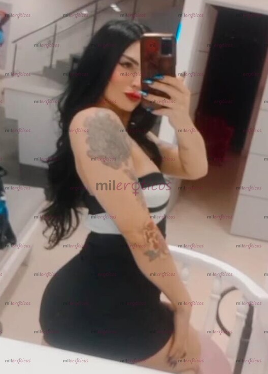 FOTOS DE ACTRIZ PORNO, TATUADA, NALGONA, EXPERTA DEL ANAL.