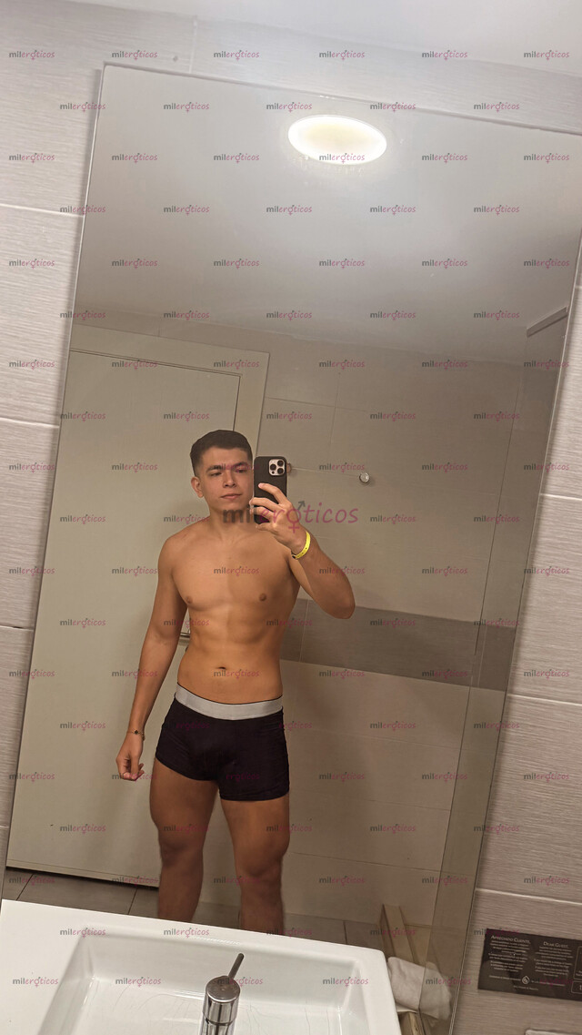 FOTOS DE HEY! AQUÍ MAX, CHICO ALEGRE, CONFIABLE Y DIVERTIDO, VEN!
