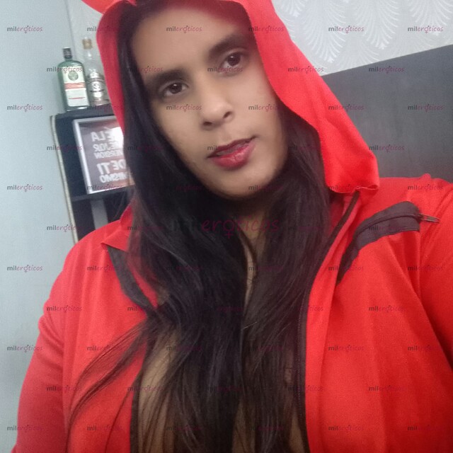 FOTOS DE DIVINA MORENA ALTA Y COMPLACIENTE VEN A VISITARME