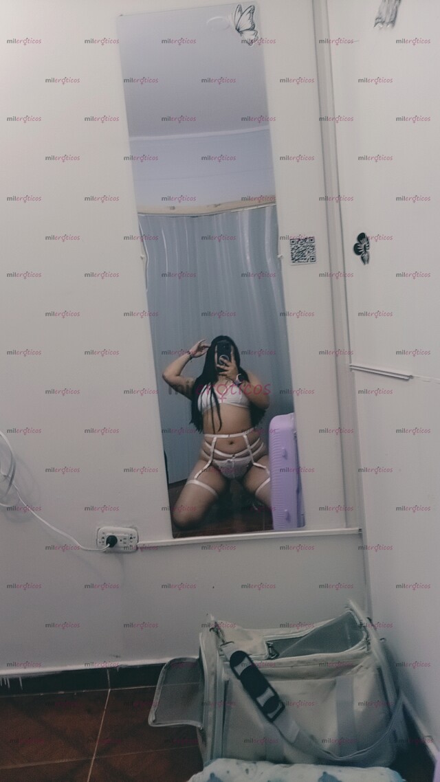 FOTOS DE DESCONTROLADA MUJER CON GANAS DE MUCHO SEXOOO