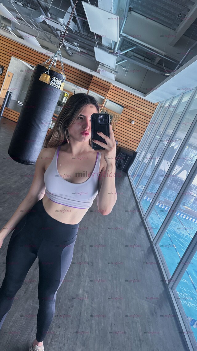 FOTOS DE QUIERES COGER CON UNA TRANS FAMOSA Y FEMENINA