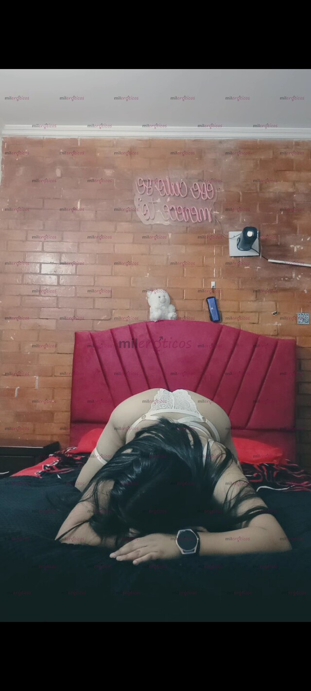 FOTOS DE DESCONTROLADA MUJER CON GANAS DE MUCHO SEXOOO
