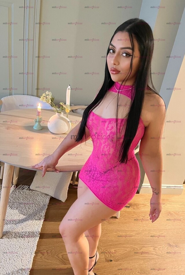 FOTOS DE ABBY VOLUPTUOSA , ROSTRO DELICADO CON PIEL PERFECTA