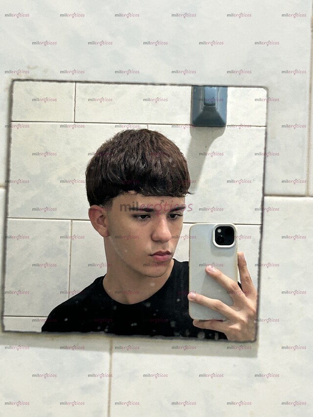 FOTOS DE NENE POLLITO DE 19 AÑOS NALGÓN Y GUAPO