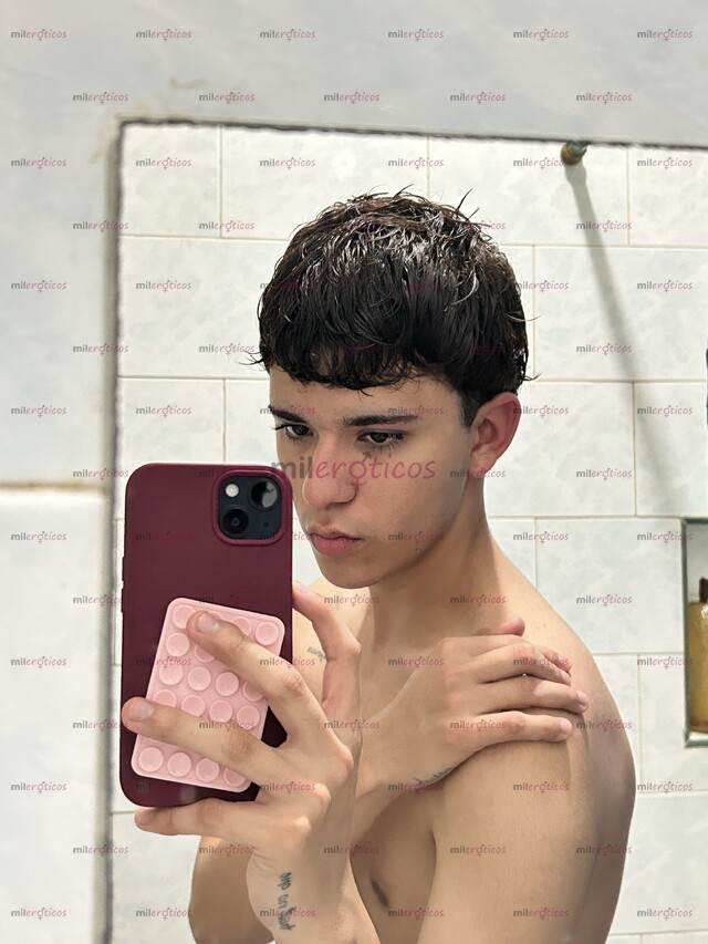 FOTOS DE NENE POLLITO DE 19 AÑOS NALGÓN Y GUAPO