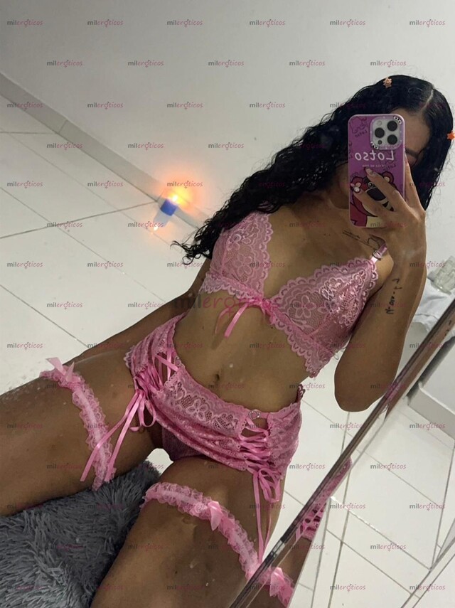 FOTOS DE PAISITA PELI NEGRA CRESPA CON UN RICO CULO NATURAL