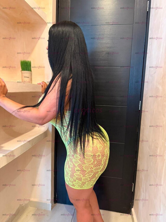 FOTOS DE MEGA TETONA DE LUJO DELICIOSO CULO EN 4 DELICIOSAS TETAS PUTITA VIP