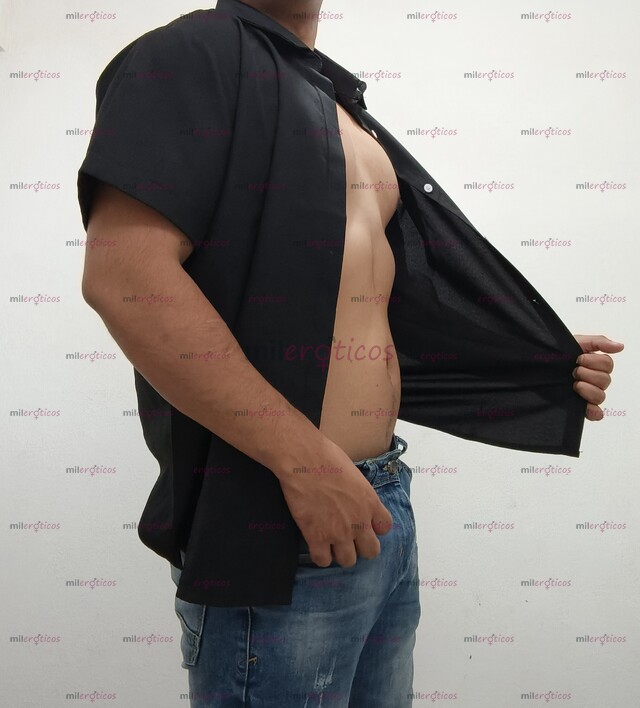 FOTOS DE ESCORT HOMBRE GUAPO Y VERGA GRANDE. EXPERIENCIA EN TRIOS Y CUCKOLDING