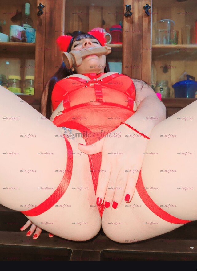 FOTOS DE HOLLY TU PUTITA PREFERIDA VENGO PARA SACARTE TODA TU LECHITA...