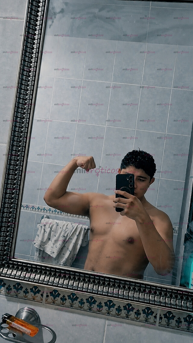 FOTOS DE JOVEN COLÁGENO DE 19 AÑITOS, COMPLACIENTE, PÁSEMOSLA RICO