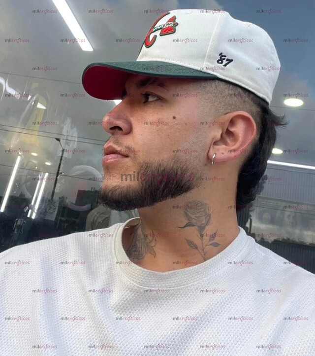FOTOS DE MASCULINO PELUDO VERSÁTIL TATUADO DE PASO EN LA CIUDAD