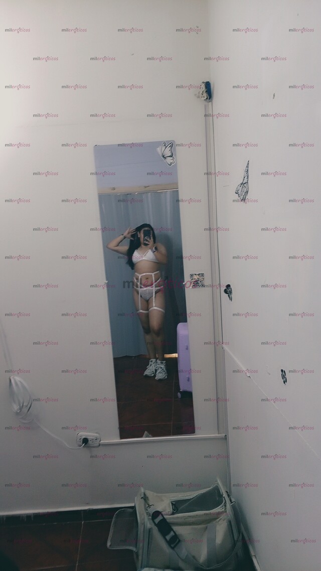 FOTOS DE DESCONTROLADA MUJER CON GANAS DE MUCHO SEXOOO