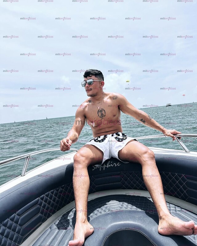 FOTOS DE COLOMBIANO RELAJADO, AVENTURERO CURIOSO DISPUESTO A COMPLACERTE