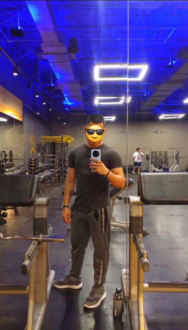 FOTOS DE JOVEN VERSATIL, CON GANAS DE COMPLACERTE.