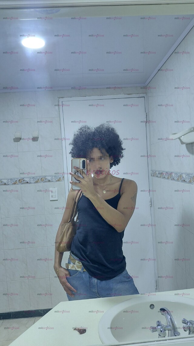 FOTOS DE PASIVO NEGRO Y TRAGON, MUY SUMISO Y COMPLACIENTE
