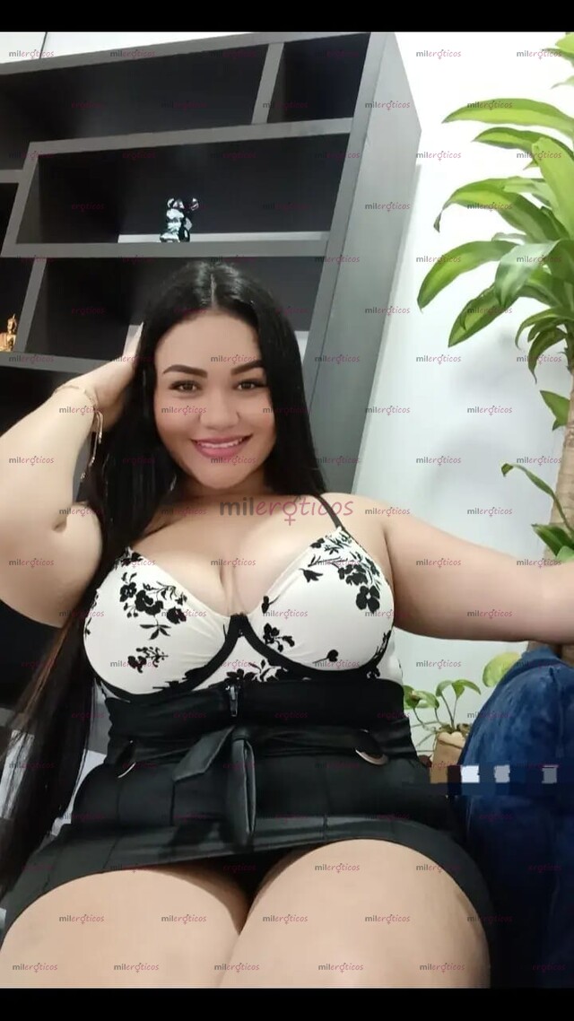 FOTOS DE HERMOSA Y EDUCADA CHICA CURVY, PERVERSA, PACIENTE Y CALIENTE....
