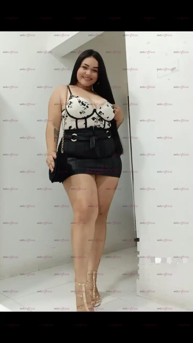 FOTOS DE HERMOSA Y EDUCADA CHICA CURVY, PERVERSA, PACIENTE Y CALIENTE....