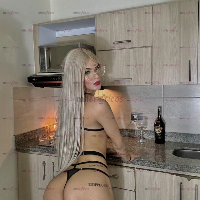 FOTOS DE DISFRUTA DE UNA BUENA ATENCIÓN AMI LADO BUEN CULITO CARITA DE PRINCESITA