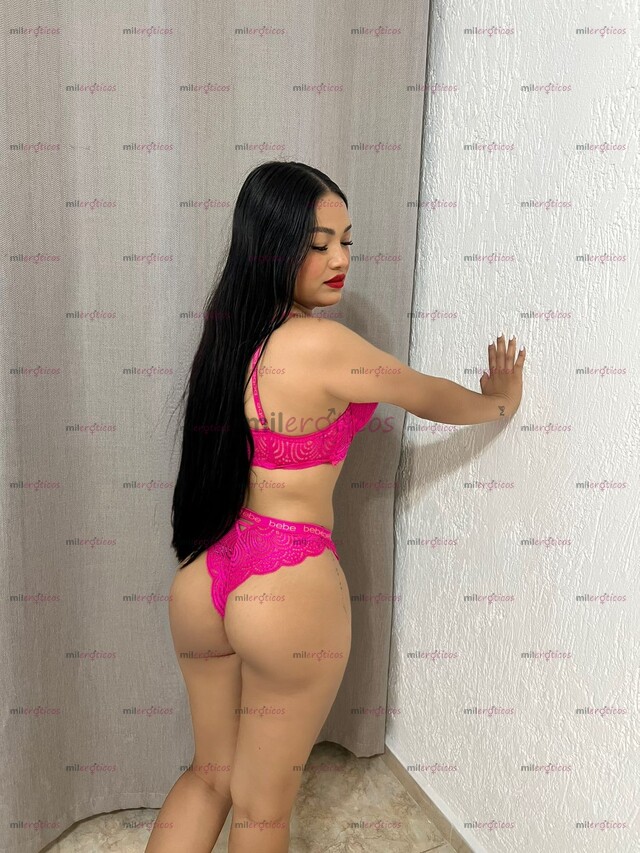 FOTOS DE PIEL MORENA DE FUEGO, CANDENTE CON UN JUEGO DE CADERA SALVAJE