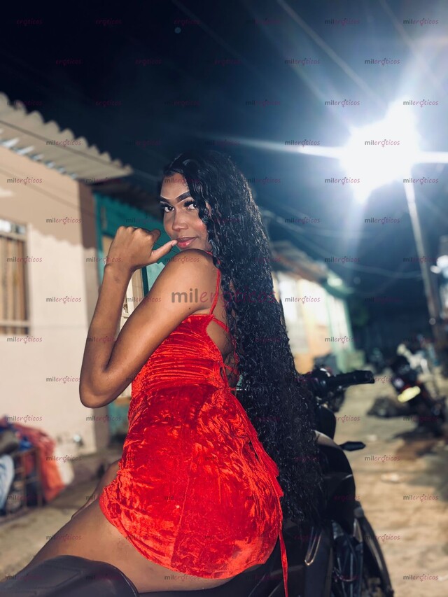 FOTOS DE EL MEJOR ENCUENTRO Y MUCHAS COSAS MÁS FLACA TATUADA ALTA PARA COMPLACERTE