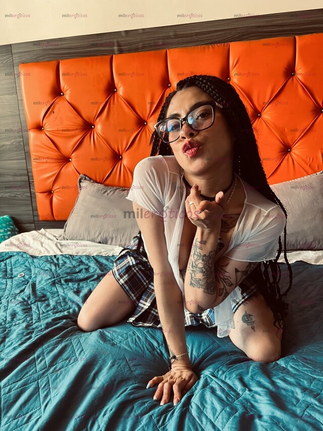 FOTOS DE HOLA SOY MELANY TENGO 19 AÑOS FLAQUITA TATUADA BAJITA Y DISPUESTA A SERTE FELIIZ