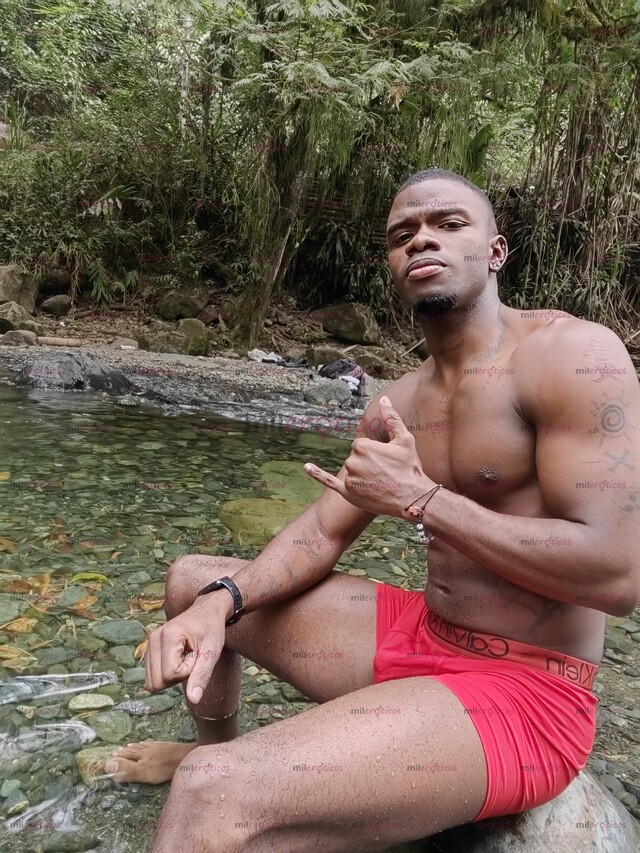FOTOS DE MORENO ARRECHO DEJA QUE TU MENTE SE EXCITE