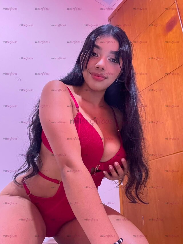 FOTOS DE UNA MORENITA DIFERENTE, SENSUAL Y LLENA DE SORPRESAS