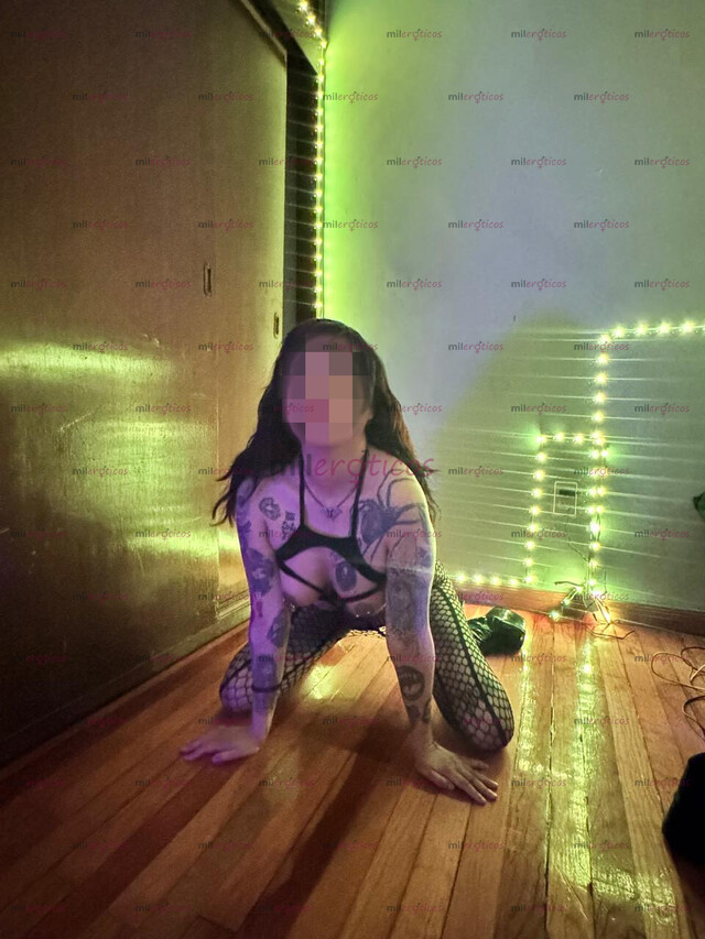 FOTOS DE CHICA TATUADA VAMPIREZA COLMILLOS HERMOSOS QUE HARÁN QUE CAIGAS EN LA TENTACIÓN