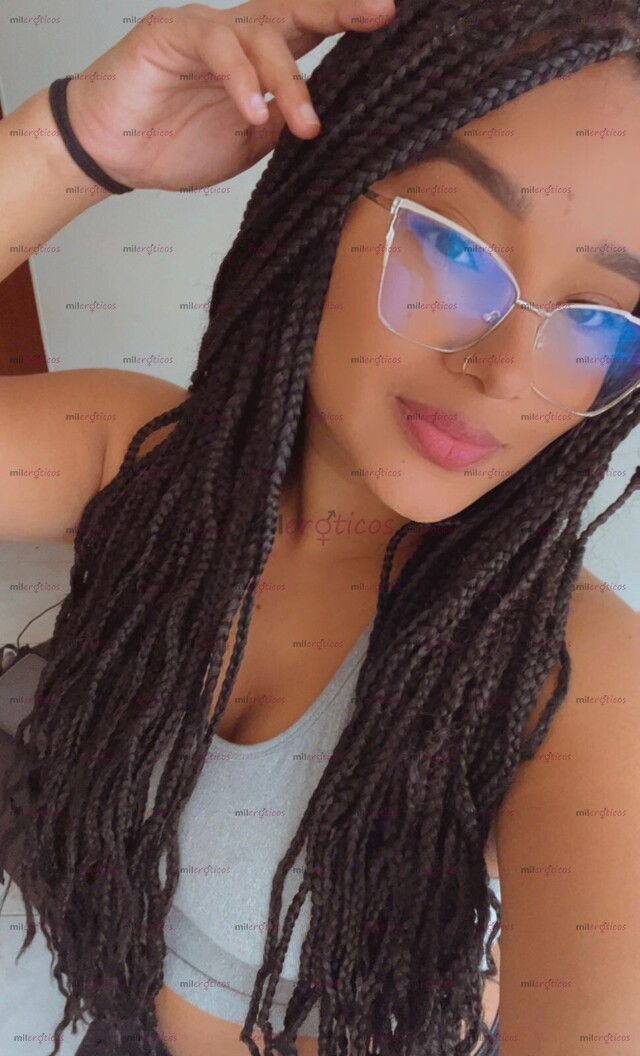 FOTOS DE SOFIA HERMOSA COSTELLA CULONA Y DE GRANDES PIERNAS PARA TI