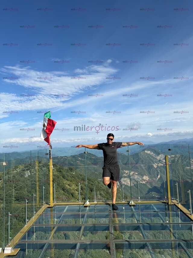 FOTOS DE HOLA, SOY PATRICK, MORENO ALTO Y FUERTE QUE VIENE A COMPLACERTE