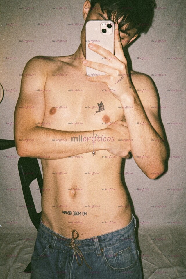 FOTOS DE HOLA, MUCHO GUSTO ME LLAMO ANDRÉS , TENGO 22 AÑOS, PASIVO Y SOY UNIVERSITARIO.