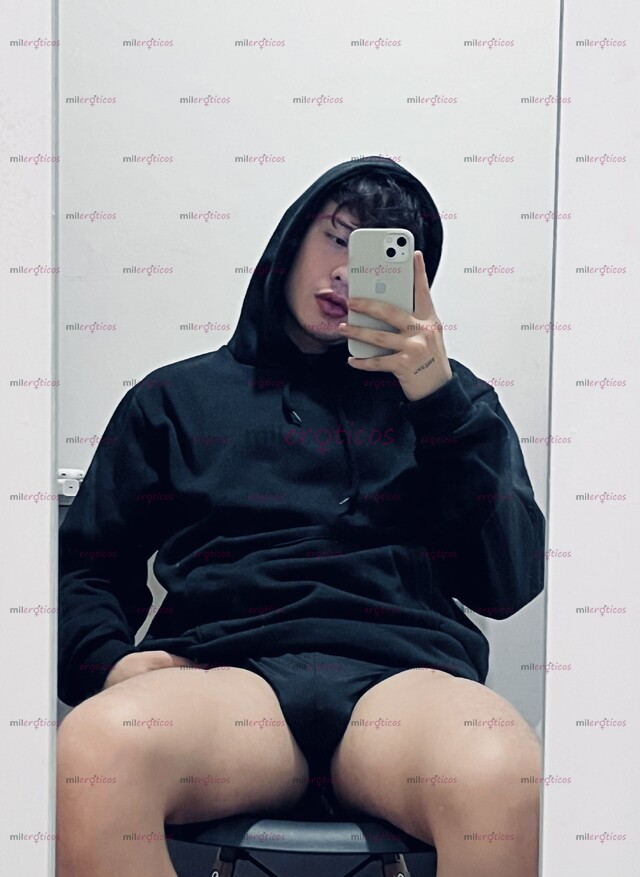 FOTOS DE HOLA, MUCHO GUSTO ME LLAMO ANDRÉS , TENGO 22 AÑOS, PASIVO Y SOY UNIVERSITARIO.