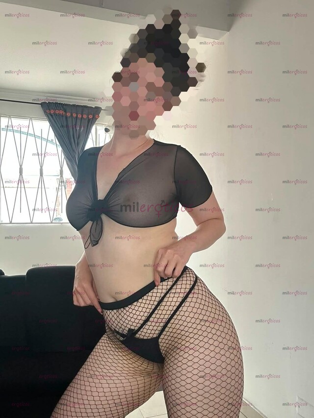 FOTOS DE BLANQUITA PIERNONA PARA TI CON UN CULO DE LOCOS VEN ME LO MIRAS BIEN RICO BB