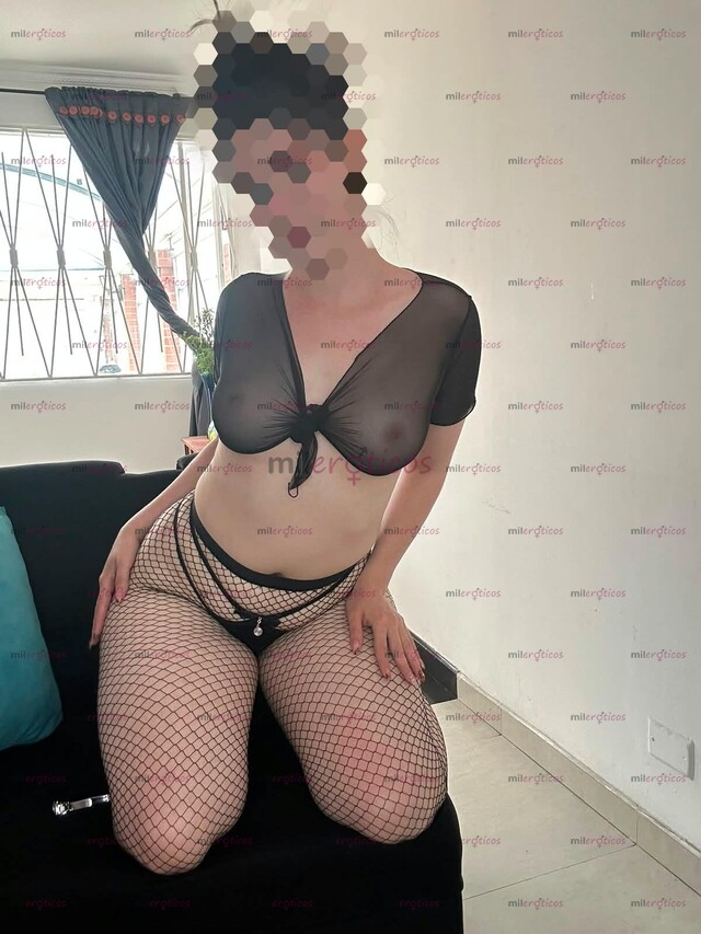 FOTOS DE BLANQUITA PIERNONA PARA TI CON UN CULO DE LOCOS VEN ME LO MIRAS BIEN RICO BB