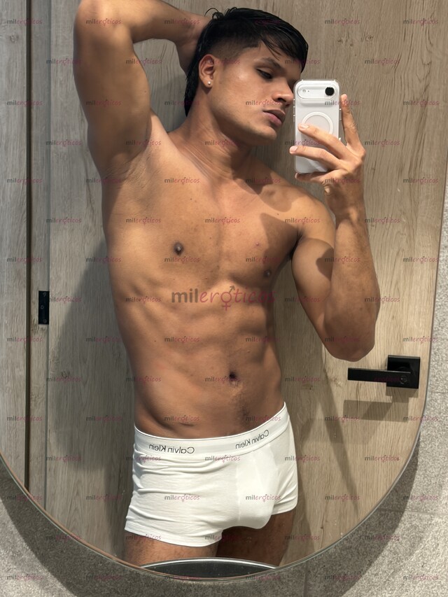 FOTOS DE JOVEN ATLÉTICO, NUEVO EN LA CIUDAD CON UN BUEN CUERPO