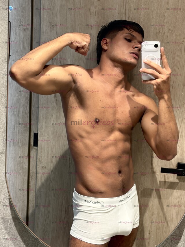 FOTOS DE JOVEN ATLÉTICO, NUEVO EN LA CIUDAD CON UN BUEN CUERPO