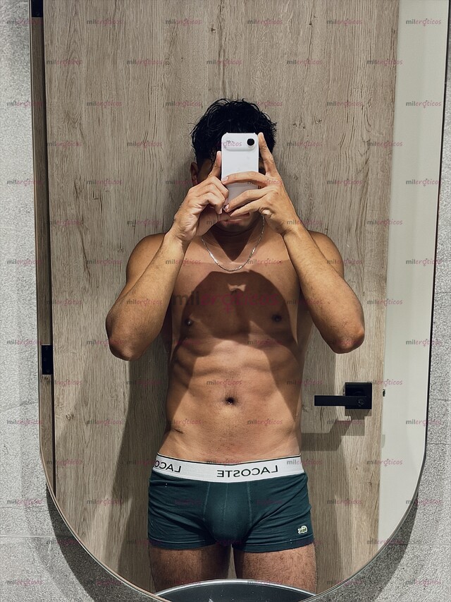 FOTOS DE JOVEN ATLÉTICO, NUEVO EN LA CIUDAD CON UN BUEN CUERPO