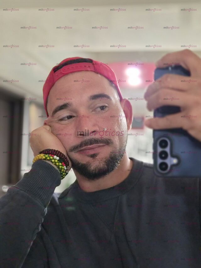 FOTOS DE CUBANO, SE TE ANTOJA UNA BUENA VERGA QUE TE LLENE Y TE DEJE SATISFECHO ESCRIBEME