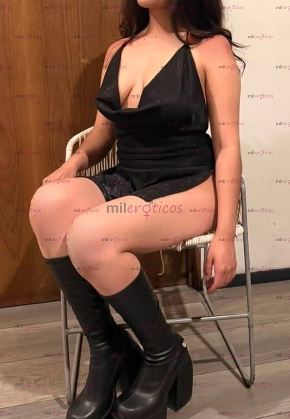 FOTOS DE MORENITA PECHOS RICOS LE GUSTA QUE SE LA DEJEN MOJADITA