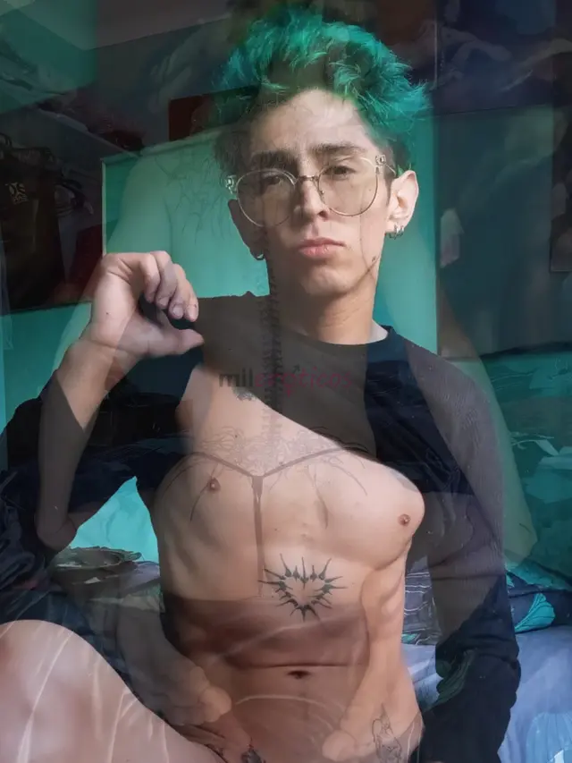 Andres mass o sodomass tengo 27 anos licenciado en artes visuales y masoterapeuta mido 173 54 kilos semi lampino y trigueno soy versatil mas pasivo en...