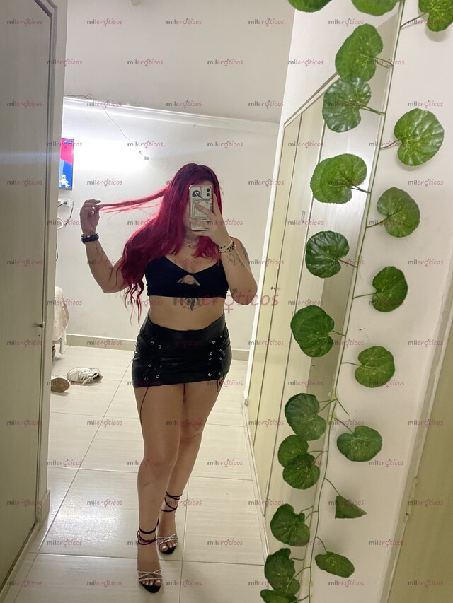 FOTOS DE PERRITA TATUADA DESCOMPLICADA Y ARDIENTE LISTA PARA SATISFACERTE