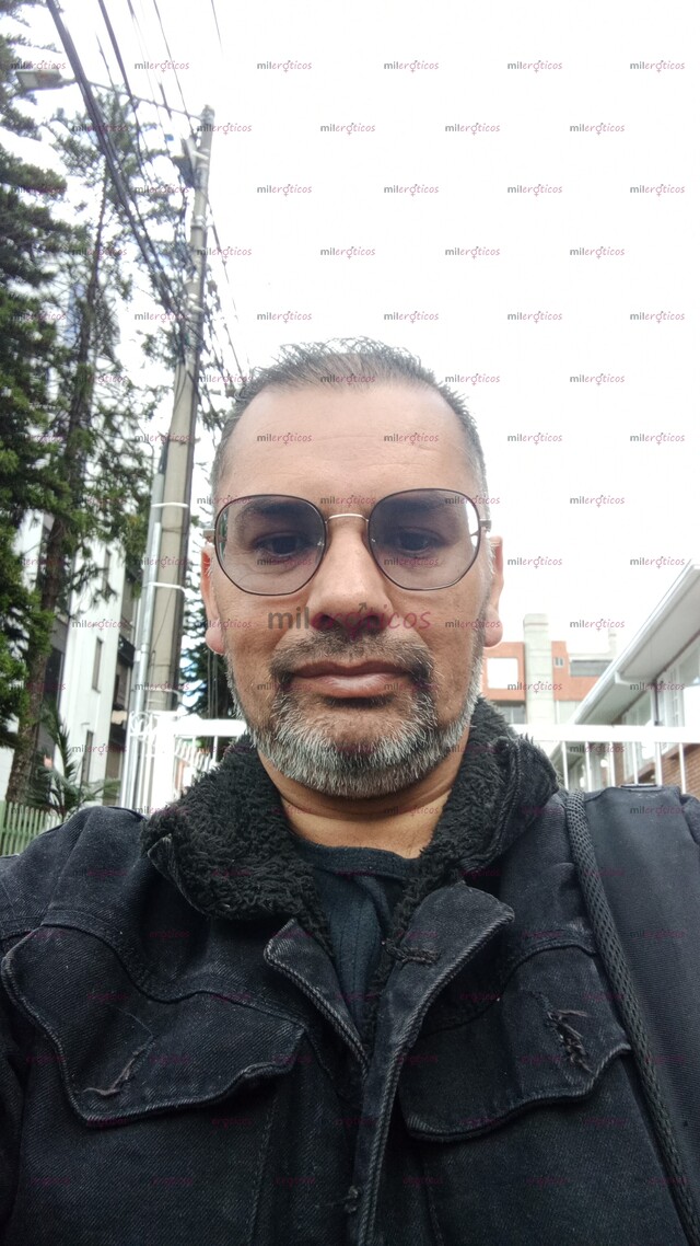 FOTOS DE GIGOLO COMPLACIENTE PARA COMPAÑÍA O SEXO SIN RESTRICCIONES