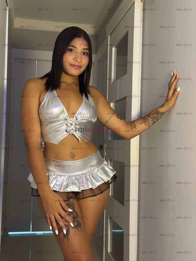 FOTOS DE DELGADA TRIGUEÑA HERMOSA ALTA DE BUEN CUERPO TATUADA DISPUESTAS AMOR