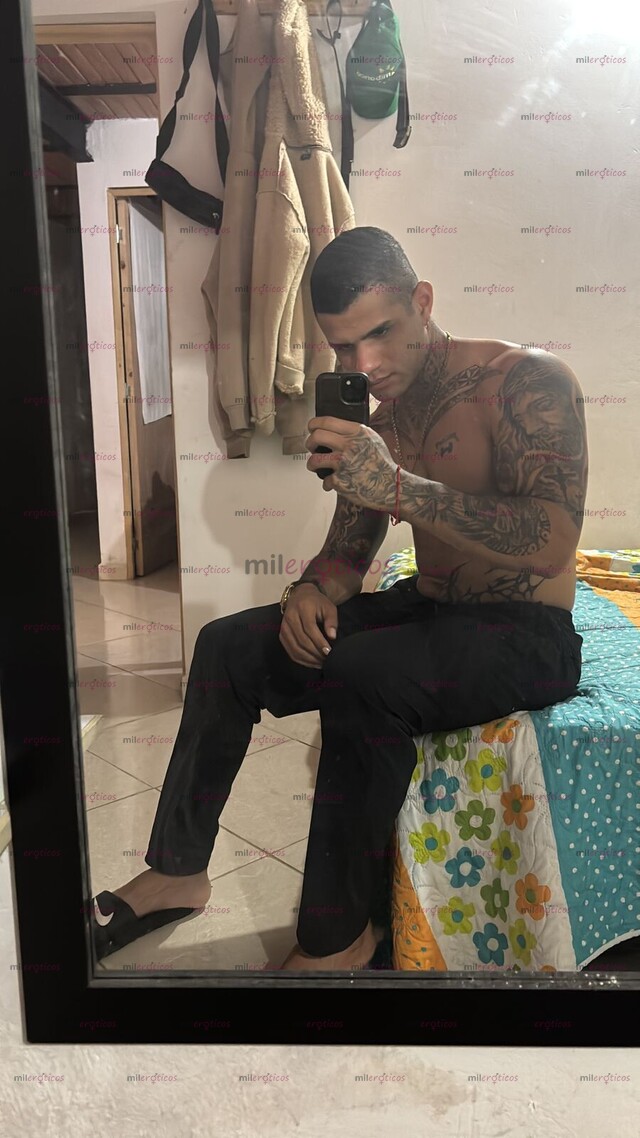 FOTOS DE MACHO VERGON DOMINANTE TATUADO 21 CM ACTIVO