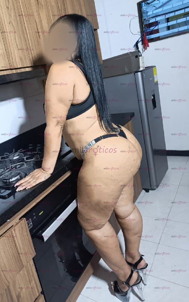 FOTOS DE RECIEN LLEGADA LA PAISA MÁS TENTADORA LLEGO A BOGOTA......