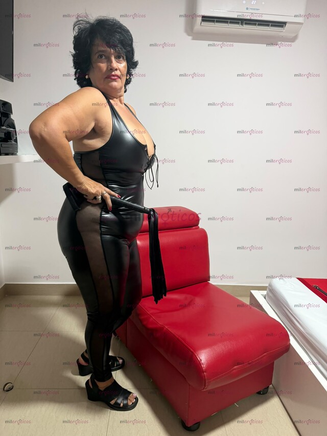 FOTOS DE MISTRESS ZULY ADIESTRÓ SUMISOS VIRTUALES Y FÍSICOS EN CALI