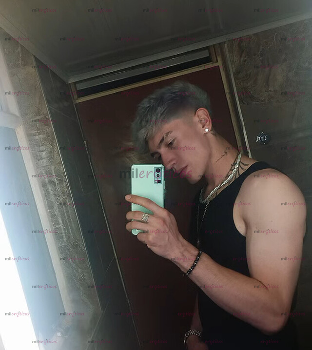 FOTOS DE JOVEN MUY CALIENTE DE 23 AÑOS, DEMASIADO COMPLACIENTE !!